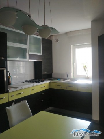 inchiriez-apartament-2-camere-zona-republicii-330-e-4