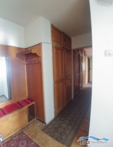 apartament-3-camere-zona-petru-rares-sc-3-58500-e-2