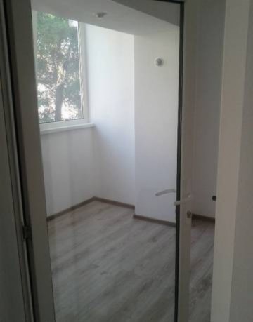 apartament-cu-3-camere-de-inchiriat-0