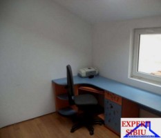 inchiriez-apartament-3-camere-la-casa-zona-ultracentrala-6