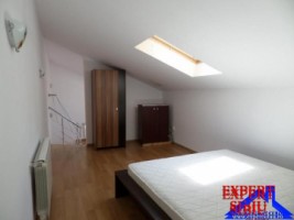 inchiriez-apartament-3-camere-la-casa-zona-ultracentrala-1