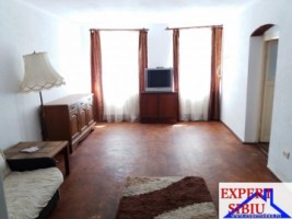 vand-apartament-2-camere-la-casa-zona-orasul-de-jos