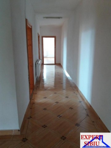 inchiriez-apartament-3-camere-la-casa-nemobilat-zona-calea-coplacii-6