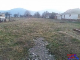 vand-teren-intravilan-2200-mp-zona-sacel