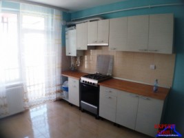inchiriez-apartament-2-camere-renovat-zona-calea-cisnadiei-4