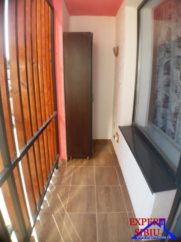 inchiriez-apartament-2-camere-renovat-zona-calea-cisnadiei-7