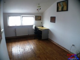 inchiriez-apartament-2-camere-la-mansarda-zona-trei-stejari-3