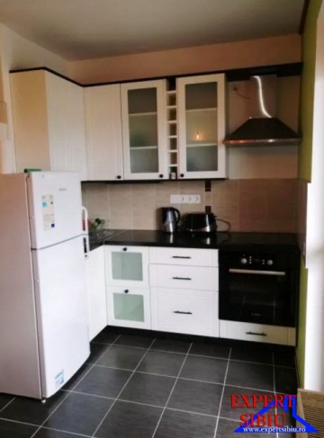 inchiriez-apartament-3-camere-renovatzona-interex-0