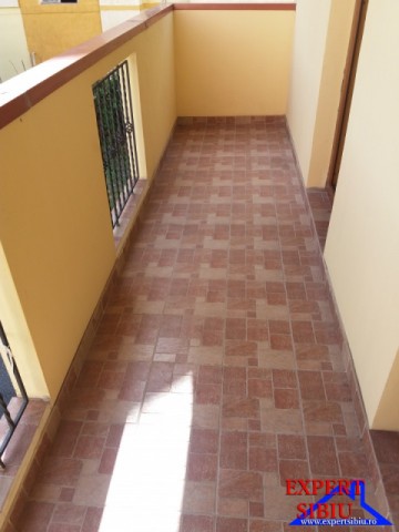 inchiriez-apartament-2-camere-decomandat-zona-p-ta-rahovei-7