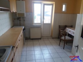 vand-apartament-2-camere-decomandat-zona-strand-3