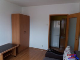 inchiriez-apartament-2-camere-renovat-zona-vasile-aaron-1