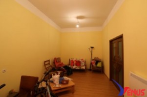 de-vanzare-apartament-in-casa-in-carei-jud-satu-mare-1