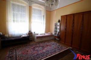 de-vanzare-apartament-in-casa-situat-in-carei-jud-satu-mare-1