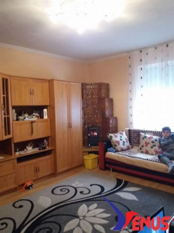 de-vanzare-apartament-in-casa-compus-din-2-camere-si-dependinte-curte-comuna-3