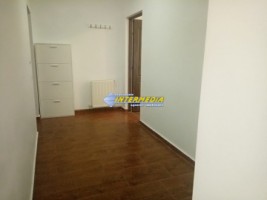 apartament-3-camere-de-inchiriat-cetate-6
