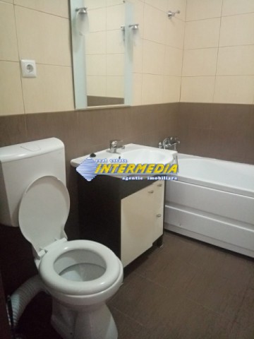 apartament-3-camere-de-inchiriat-cetate-8