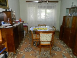 apartament-3-camere-decomandat-etaj-1-in-cetate-mobilat