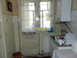 apartament-3-camere-decomandat-etaj-1-in-cetate-mobilat-3