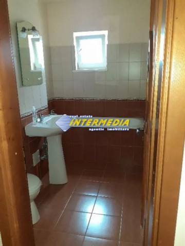 garsoniera-finisata-si-mobilata-de-vanzare-zona-centru-5