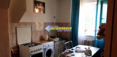 apartament-3-camere-de-inchiriat-cetate-2