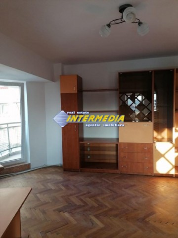 apartament-3-camere-decomandat-finisat-si-mobilat-de-vanzare-ultracentral-in-centru-5
