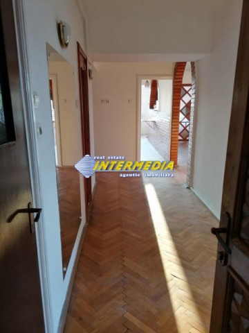 apartament-3-camere-decomandat-finisat-si-mobilat-de-vanzare-ultracentral-in-centru-6
