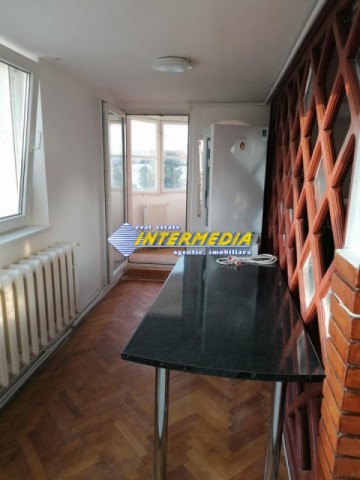 apartament-3-camere-decomandat-finisat-si-mobilat-de-vanzare-ultracentral-in-centru-12