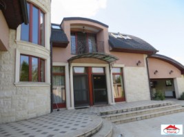 casa-vila-pm-cu-teren-12-ari-aproape-de-centrul-orasului-id-21553-1