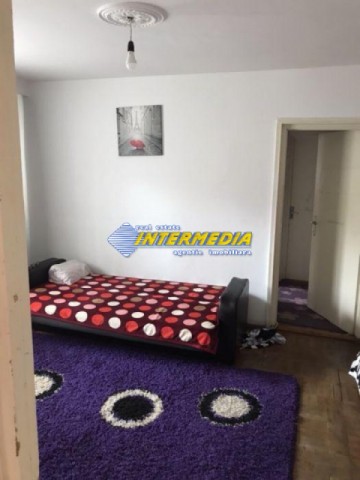 apartament-2-camere-de-vanzare-in-cetate-zona-bulevard-etaj-3-2