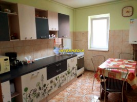 apartament-3-camere-zona-centru-pozitie-buna-2