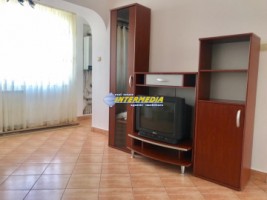 apartament-4-camere-decomandat-etaj-intermediar-in-centru-alba-iulia-2