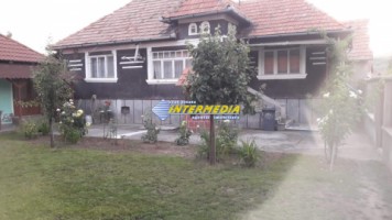 casa-de-vanzare-cu-1360-mp-teren-in-sard-1