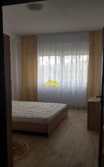inchiriez-apartament-2-camere-la-cheie-cu-parcare-privata-1