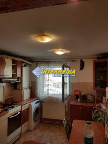 apartament-2-camere-de-vanzare-mobilat-si-utilat-alba-iulia-cetate-piata-3