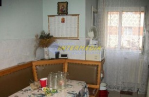 apartament-2-camere-de-vanzare-alba-iulia-zona-cetate-etaj-2-5