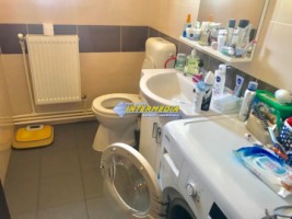 apartament-3-camere-decomandat-de-vanzare-cetate-10