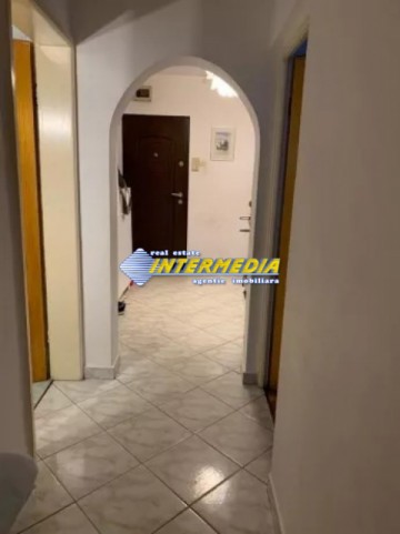 apartament-3-camere-decomandat-de-vanzare-in-alba-iulia-zona-ampoi-2-1