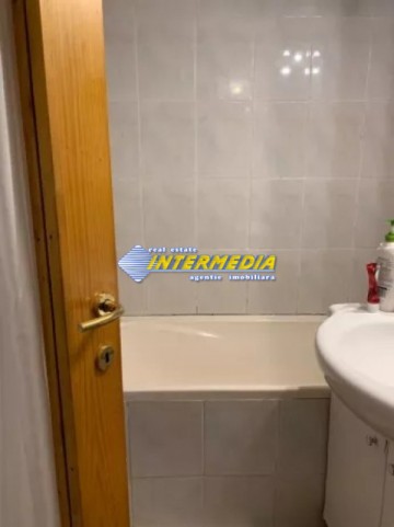 apartament-3-camere-decomandat-de-vanzare-in-alba-iulia-zona-ampoi-2-5