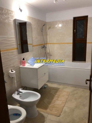 casa-complet-mobilata-si-utilata-de-inchiriat-ampoi-3-alba-iulia-11