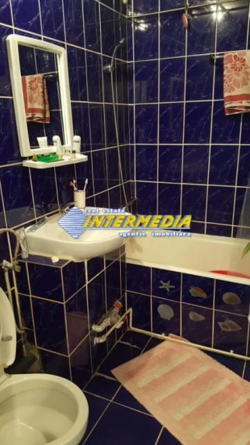 apartament-2-camere-nemobilat-de-inchiriat-in-cetate-zona-piata-2