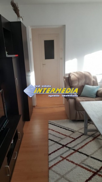 apartament-2-camere-nemobilat-de-inchiriat-in-cetate-zona-piata-8