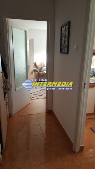 apartament-2-camere-nemobilat-de-inchiriat-in-cetate-zona-piata-7