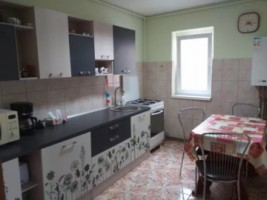 apartament-3-camere-decomandat-central-0