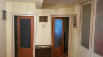 apartament-4-camere-decomandat-garaj-pivnita-4