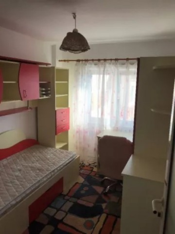 apartament-4-camere-decomandat-mobilat-3