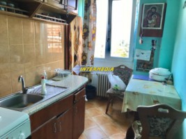 2-camere-de-vanzare-in-centru-pozitie-foarte-buna-4