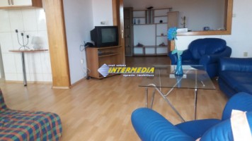 inchiriere-apartament-4-camere-2-bai-cetate-8