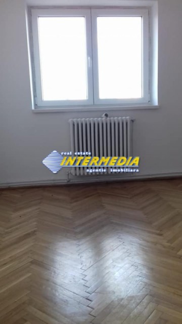 apartament-3-camere-decomandat-de-vanzare-cetate-closca-3