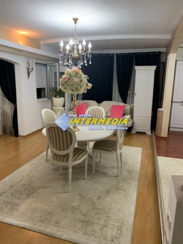 apartament-de-lux-cu-4-camere-scara-interioara-centru-ultracentral-12
