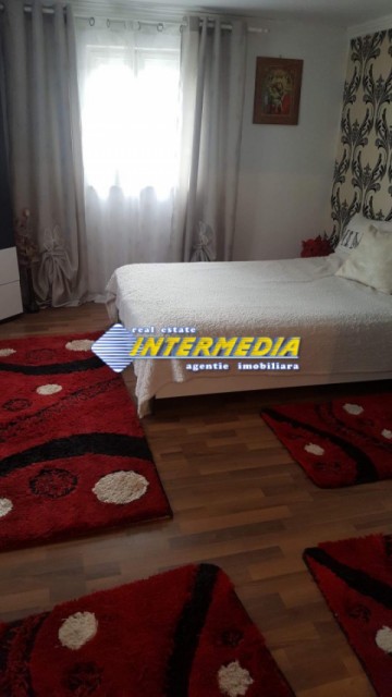casa-renovata-complet-de-vanzare-ohaba-2